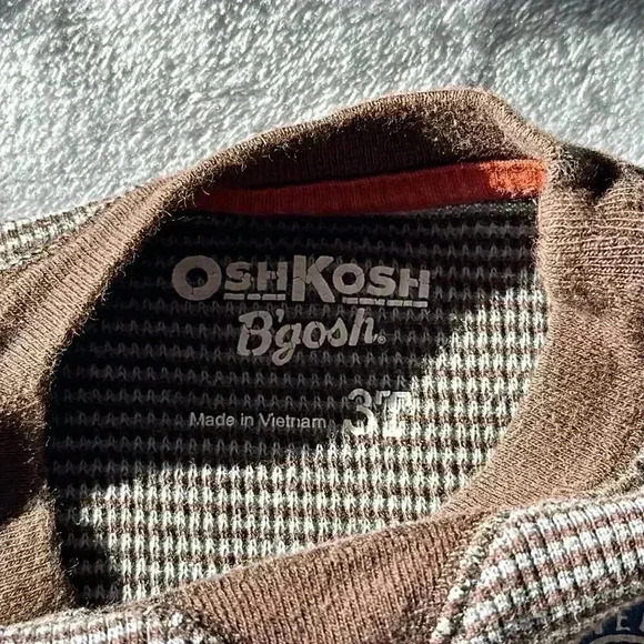 OshKosh B'gosh - long sleeve ribbed knit cotton shirt. Size 3T - Picture 3 of 4